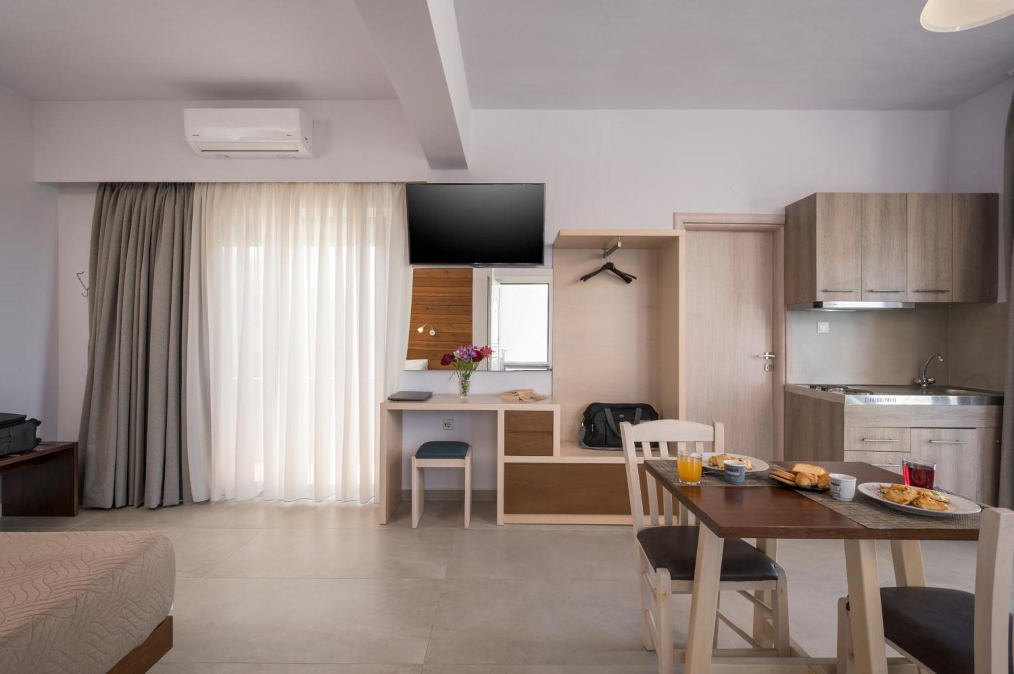 Esplanade Apartments กาลาธาส ภายนอก รูปภาพ